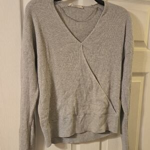 Elodie Light Gray V-Neck Sweater